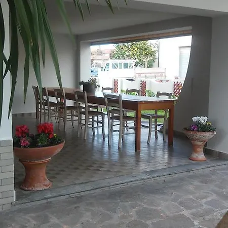 Florinda Bed and Breakfast Βιαρέτζιο