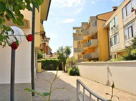 Bed and Breakfast Florinda Βιαρέτζιο